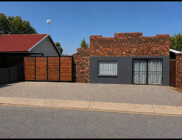 4 BEDROOM HOUSE FOR SALE IN MEYERHOF
